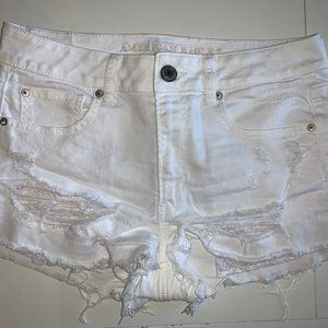 WHITE AMERICAN EAGLE DENIM SHORTS